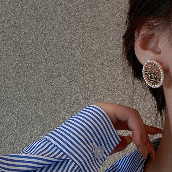 925Silver needle retro pearl earrings Simple fashion wild hollowing earrings - Picture 1 of 4